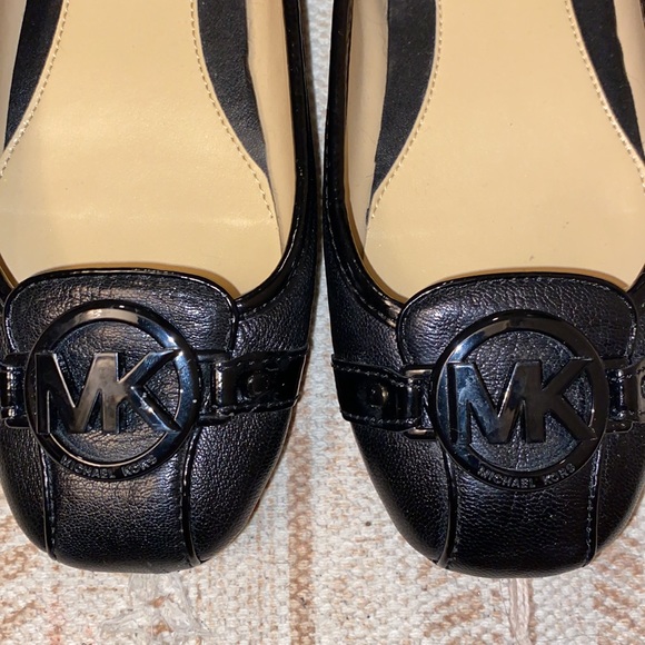 Michael Kors Flats - Picture 4 of 10